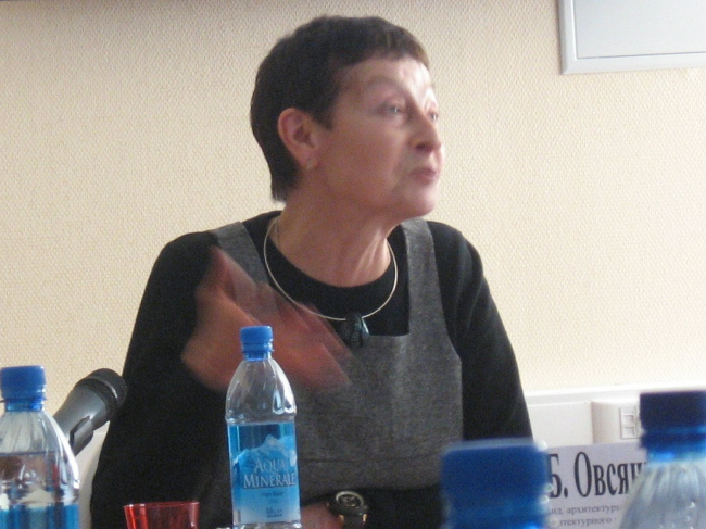 Е. Б. Овсянникова, канд. архитектуры, проф. Московского архитектурного института, руководитель проекта «Москонструкт» в России, член комиссии Москомнаследия Е. Б. Овсянникова, канд. архитектуры, проф. Московского архитектурного института, руководитель проекта «Москонструкт» в России, член комиссии Москомнаследия