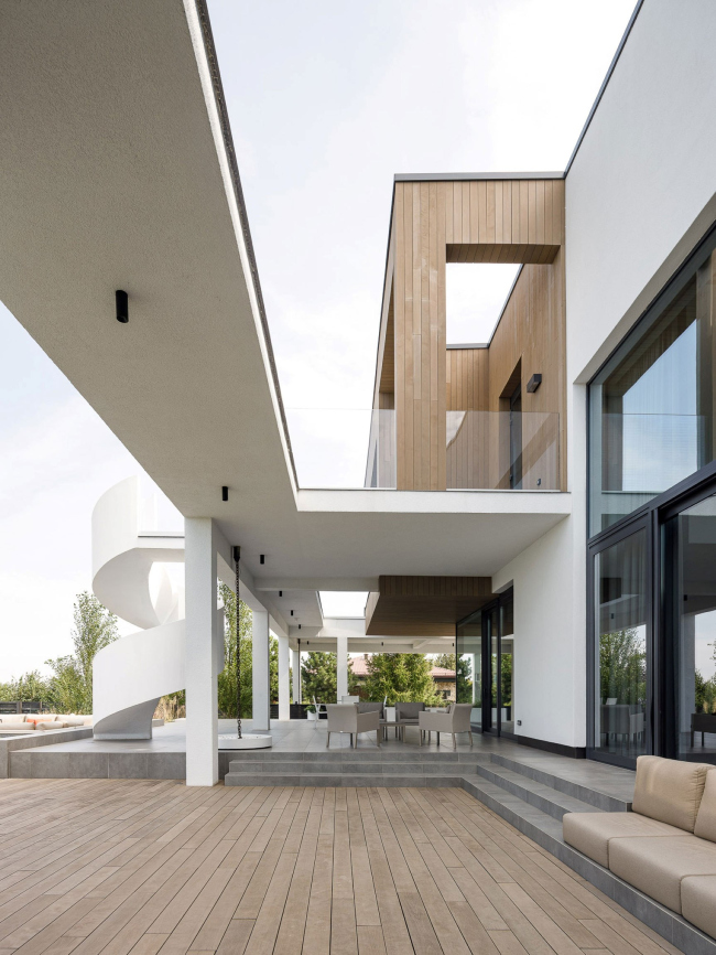 Дом с мостом. Терраса Дом с мостом. Терраса