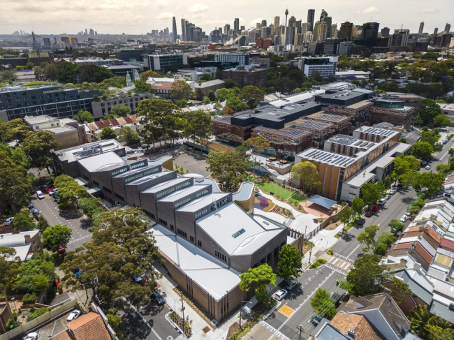 School: Darlington Public School, ������, ���������. 
����������: fjcstudio
