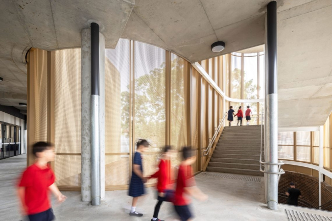 School: Darlington Public School, ������, ���������. 
����������: fjcstudio