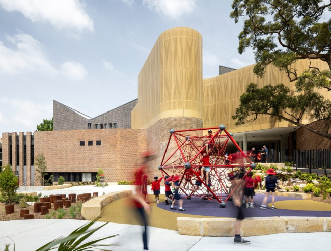 School: Darlington Public School, ������, ���������. 
����������: fjcstudio