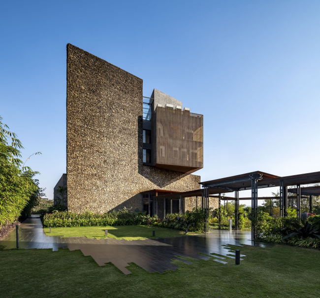  Radisson Resort & Spa Lonavala