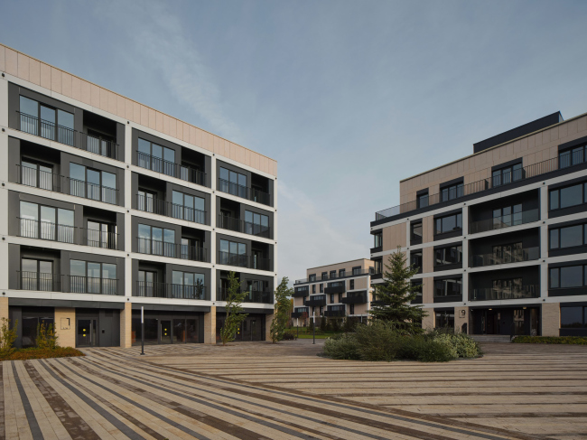 The residential complex of the “U” Block. Phase 1. View from the inner street