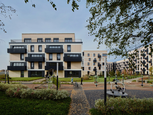 The residential complex of the “U” Block. Phase 1. View from the inner street