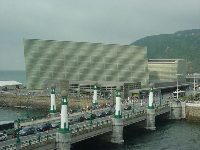 Конгресс-центр Kursaal. Фото: generalpoteito via Wikimedia Commons. Лицензия CC-BY-SA-2.5