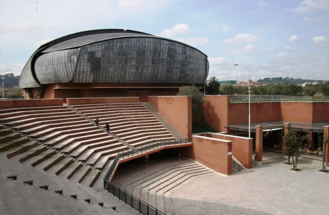 Концертный зал Парко-делла-Музика. Фото: Mac9 via Wikimedia Commons. Лицензия GNU Free Documentation License, Versione 1.2