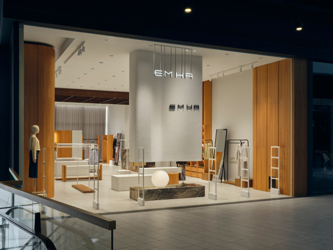 ������� ������� ������ EMKA � ��� �������