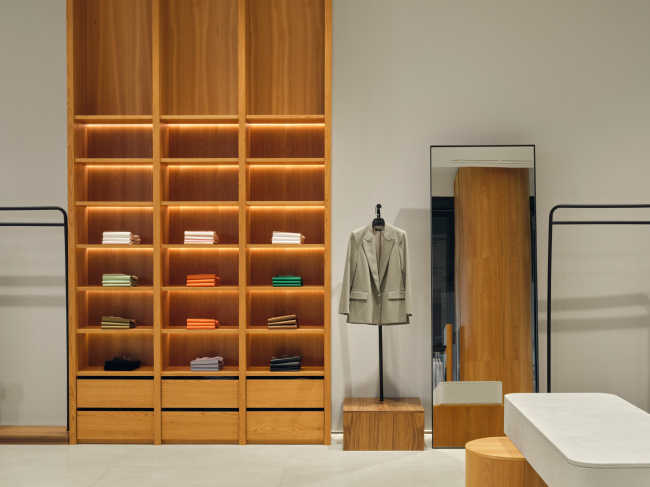 ������� ������� ������ EMKA � ��� �������