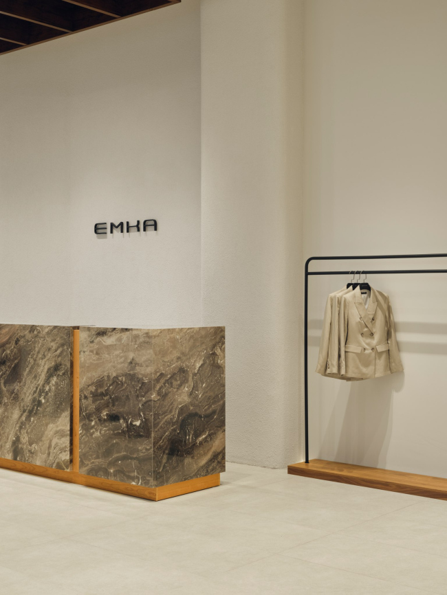 ������� ������� ������ EMKA � ��� �������