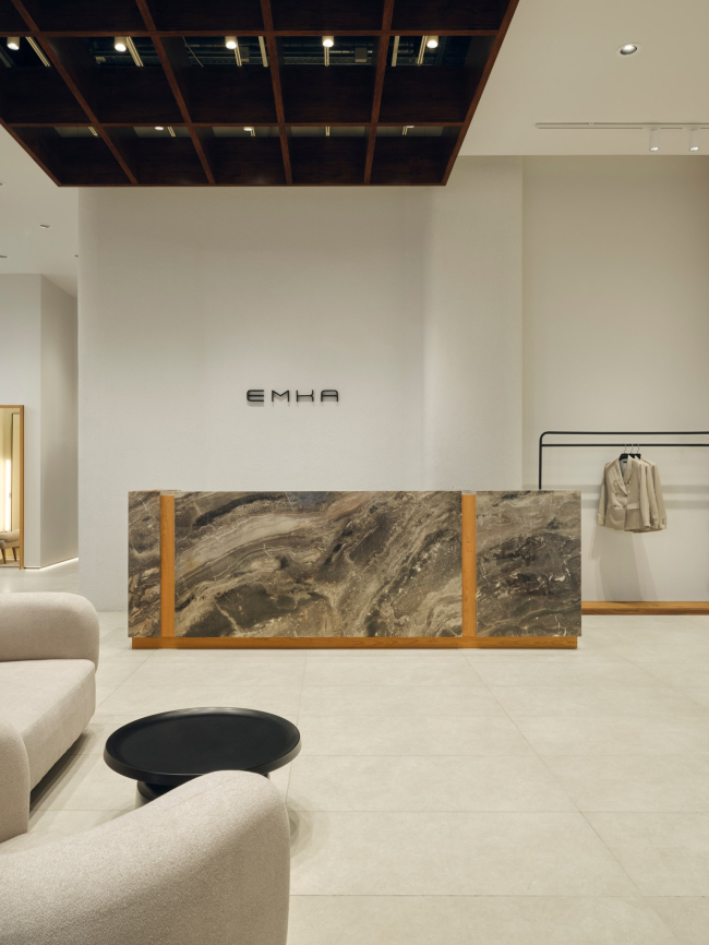 ������� ������� ������ EMKA � ��� �������