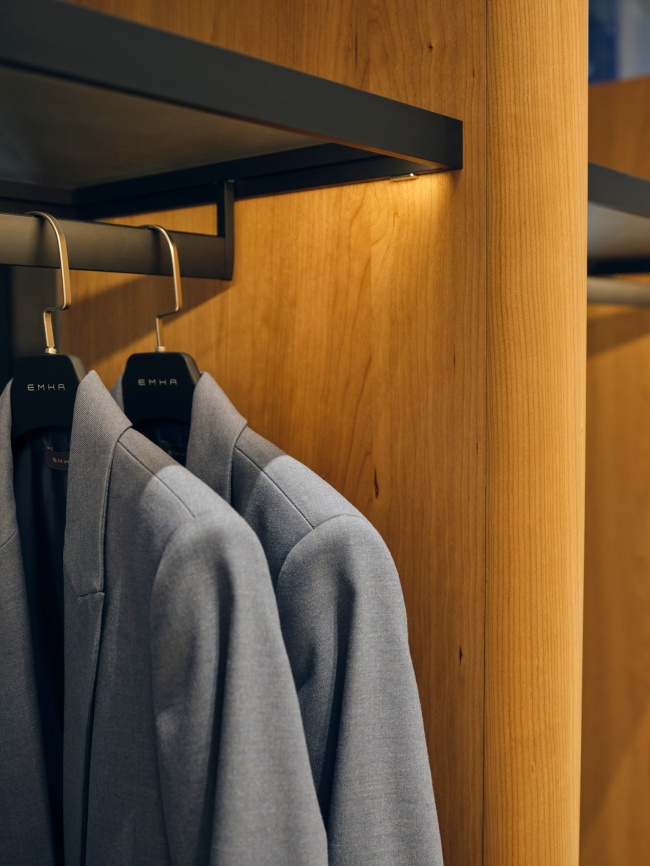 ������� ������� ������ EMKA � ��� �������