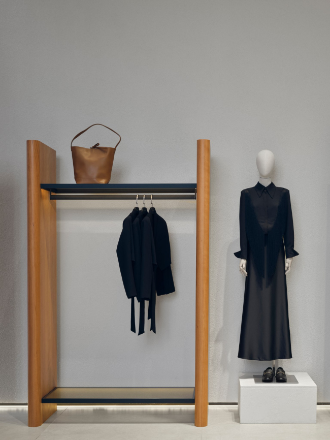 ������� ������� ������ EMKA � ��� �������