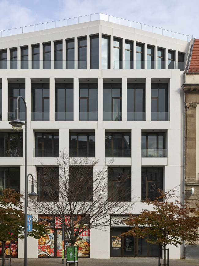 Многофункциональный центр Kalle Neukölln Многофункциональный центр Kalle Neukölln