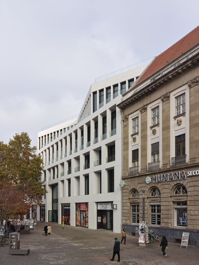 Многофункциональный центр Kalle Neukölln Многофункциональный центр Kalle Neukölln