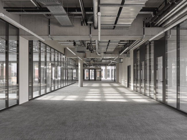 Многофункциональный центр Kalle Neukölln Многофункциональный центр Kalle Neukölln