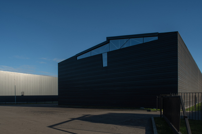 ����������