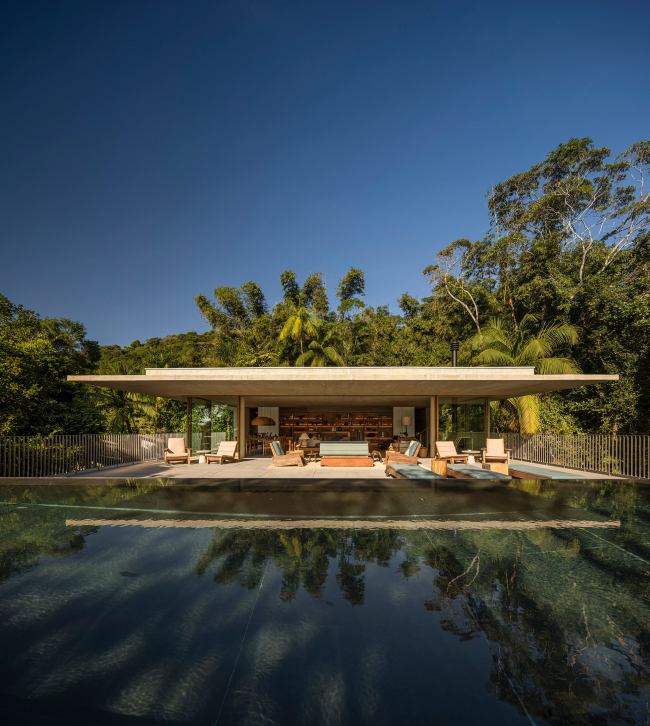 ��� Canopy House