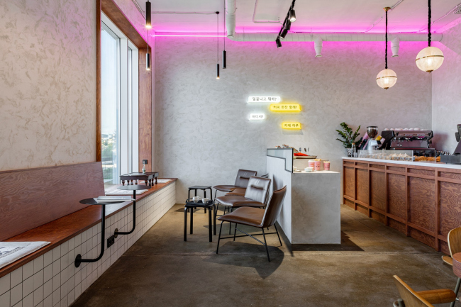  beauty-caf&#233; HARU