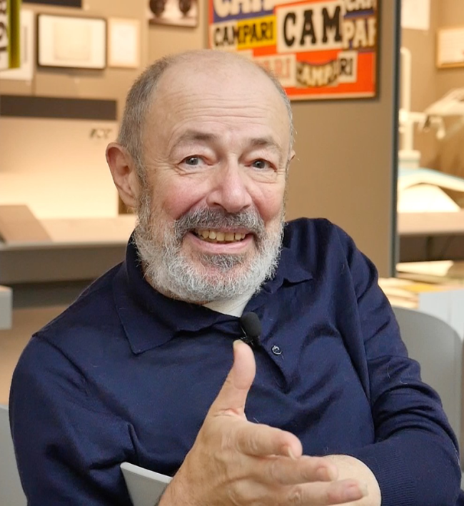 ����� ����