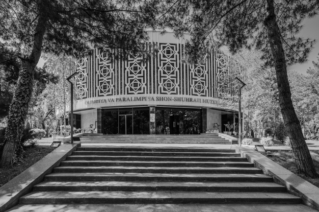   . 1976. :   (),   (). :  ,   . ,   ,     