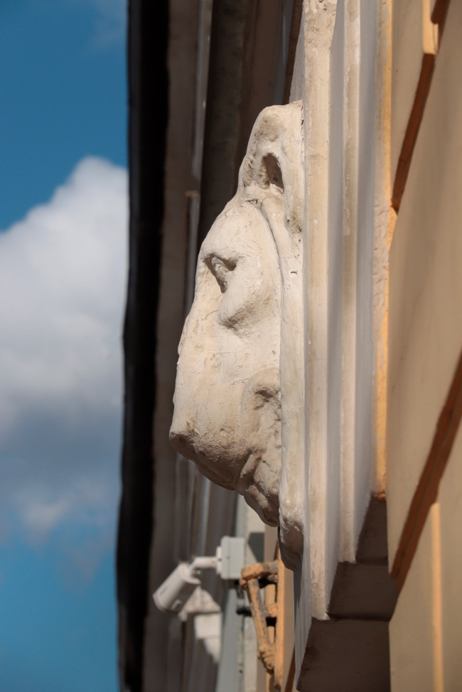 Дом Долговых. Маскарон Дом Долговых. Маскарон