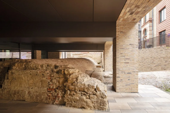 SAB office building, . TCHOBAN VOSS Architekten GmbH