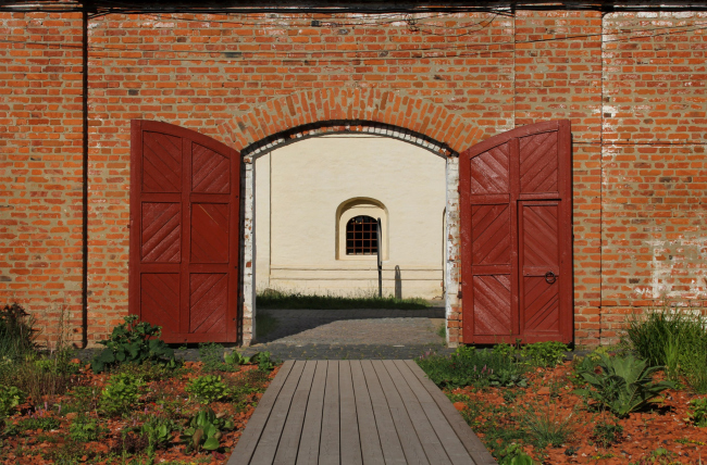 Prison Yard. Garden of the Inmates� Wing, Spaso-Yevfimiev Monastery