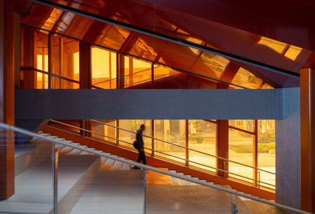 -  GATE M Dream Center