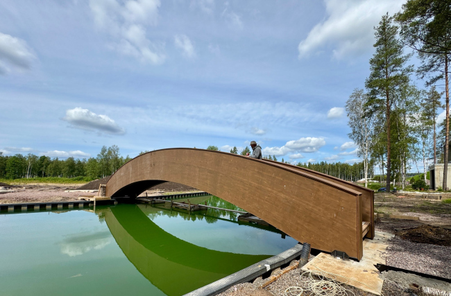 Мост в поселке Форест Вилладж Мост в поселке Форест Вилладж