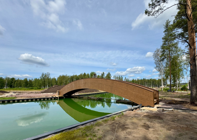 Мост в поселке Форест Вилладж Мост в поселке Форест Вилладж