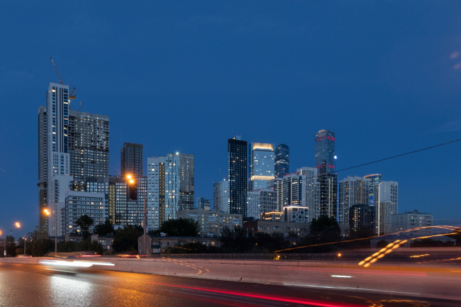 The multifunctional residential complex on Mukomolony Drive / Headliner housing complex