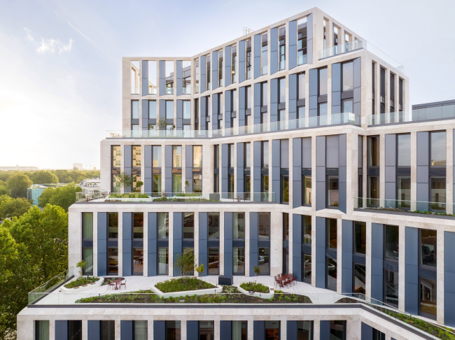 ������ B-One �������� Berlin Hyp