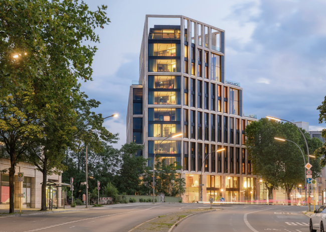 ������ B-One �������� Berlin Hyp