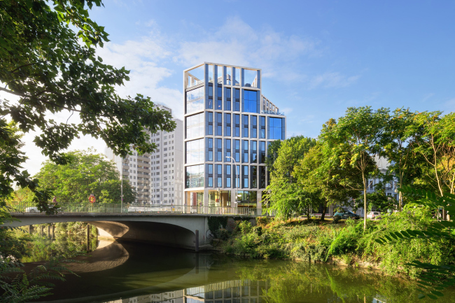 ������ B-One �������� Berlin Hyp