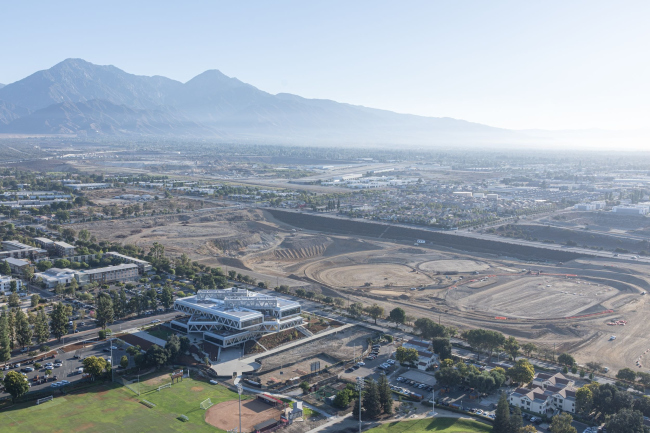 Центр естественных и точных наук имени Роберта Дея Центр естественных и точных наук имени Роберта Дея