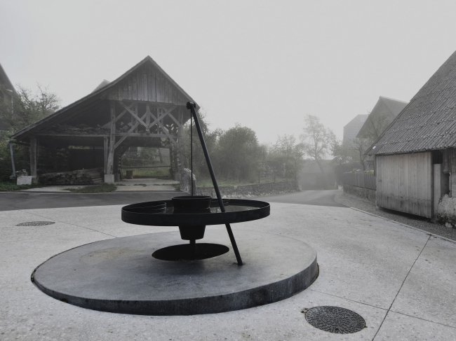 Арт-объект на месте колодца в деревне Стара-Фужина Арт-объект на месте колодца в деревне Стара-Фужина