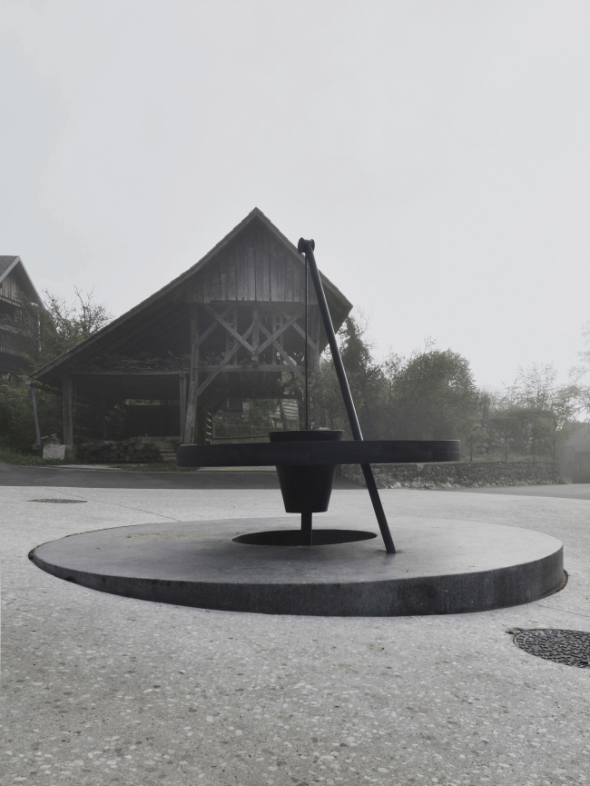 Арт-объект на месте колодца в деревне Стара-Фужина Арт-объект на месте колодца в деревне Стара-Фужина