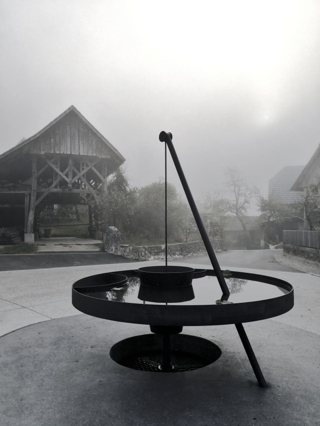 Арт-объект на месте колодца в деревне Стара-Фужина Арт-объект на месте колодца в деревне Стара-Фужина