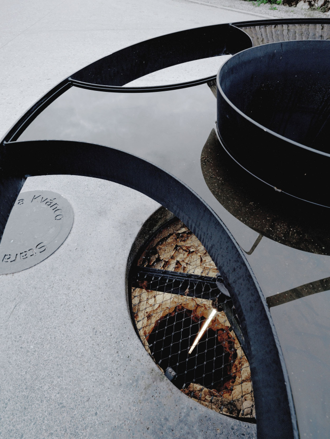 Арт-объект на месте колодца в деревне Стара-Фужина Арт-объект на месте колодца в деревне Стара-Фужина