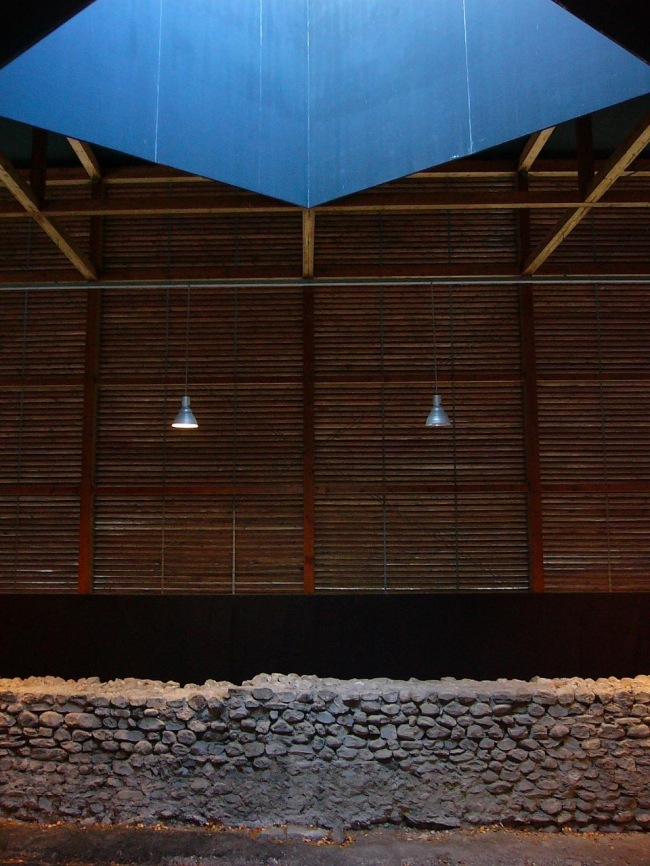 Защитный корпус для археологических остатков древнеримского периода. Фото: Rory Hyde via flickr.com. Лицензия CC BY-SA 2.0