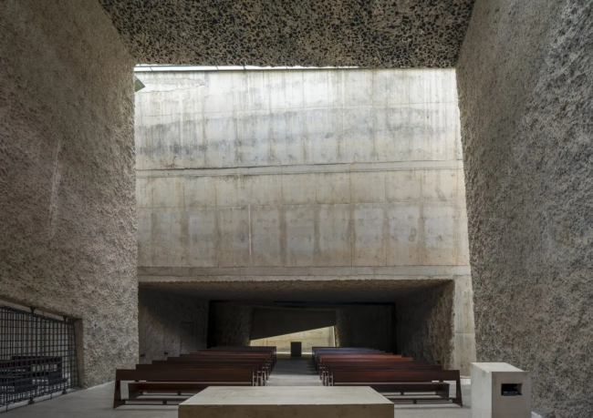 Civic and community: The Holy Redeemer Church and Community Centre of Las Chumberas, ���-����������-��-��-������, �������.
����: Fernando Menis