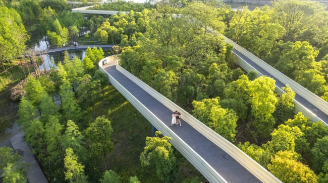 Embracing Flood: Xinjiang River Ecological Corridor, , . : Turenscape