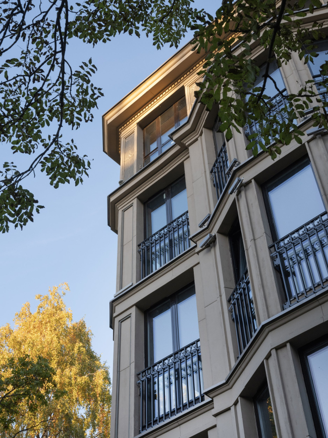 Amo residential complex. Fragment of the southern courtyard façade