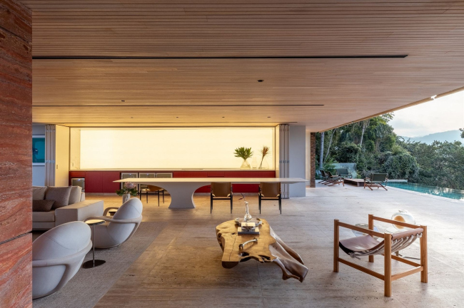 Brisa House (��������)
