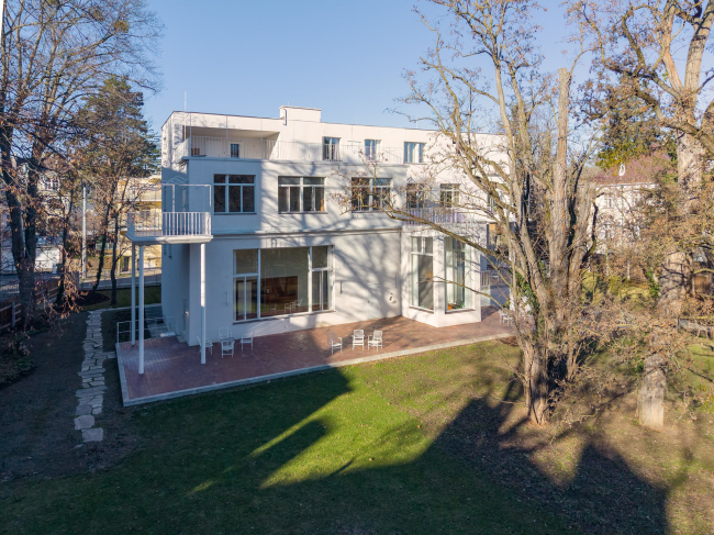 ����� ���� � �����������