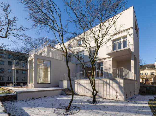 ����� ���� � �����������