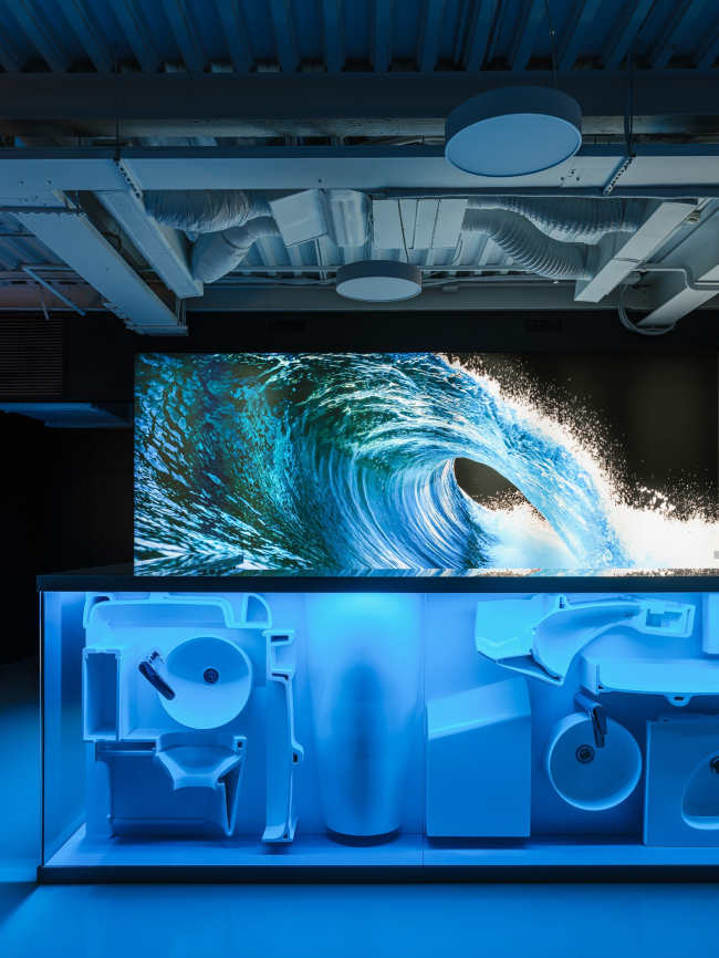 ���-��� ROCA GROUP SPACE