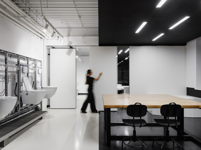 ���-��� ROCA GROUP SPACE