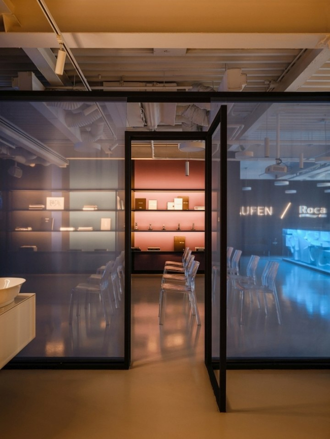 ���-��� ROCA GROUP SPACE