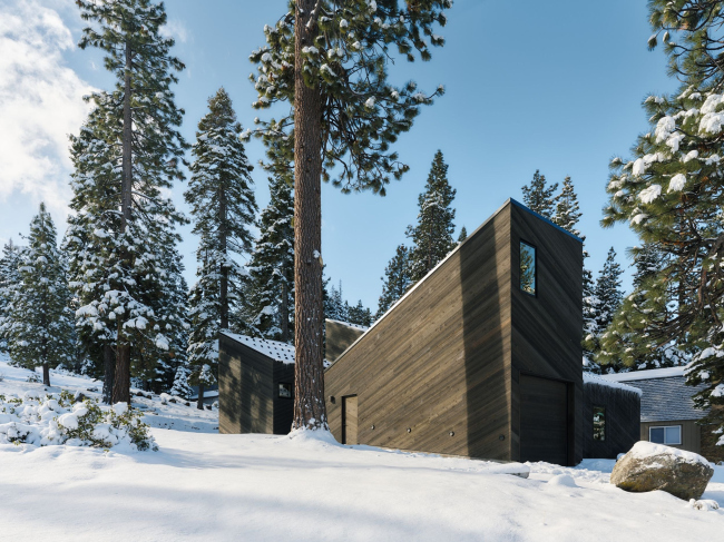 ��� Staggered Cabin